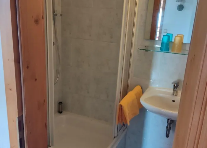 بيت ضيافة Berggasthaus & Schoene Aussicht كلينغنتال