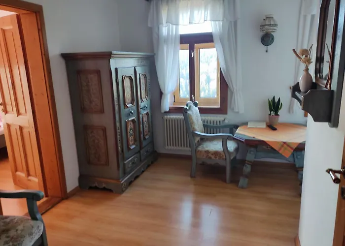 Berggasthaus & Schoene Aussicht بيت ضيافة 3*