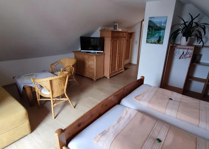 Berggasthaus & Schoene Aussicht كلينغنتال