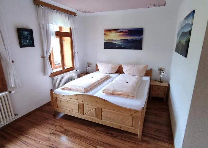 بيت ضيافة Berggasthaus & Schoene Aussicht كلينغنتال