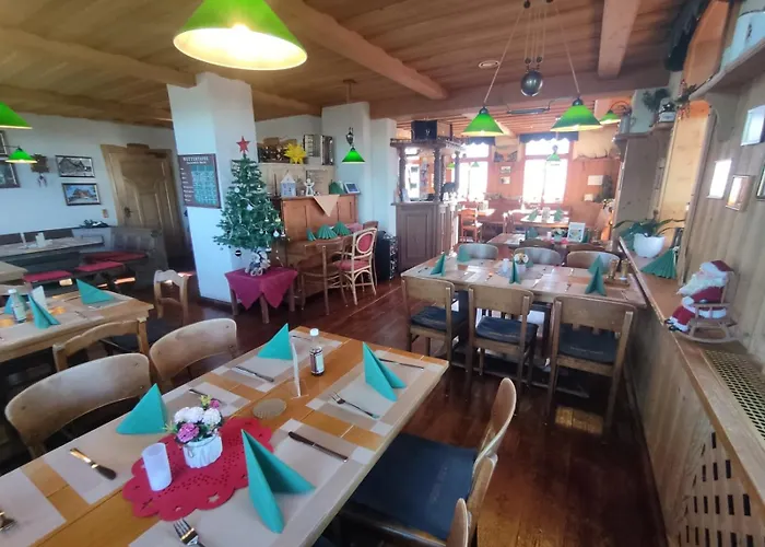 بيت ضيافة Berggasthaus & Schoene Aussicht كلينغنتال