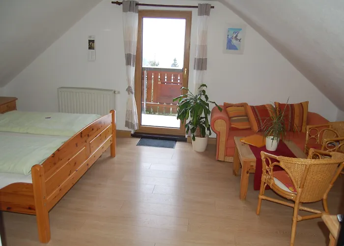 بيت ضيافة Berggasthaus & Schoene Aussicht كلينغنتال